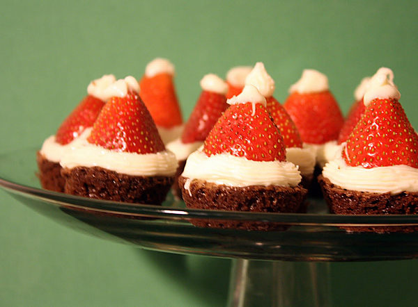 http://www.pequeocio.com/wp-content/uploads/2011/10/postre-navidad-fresas.jpg