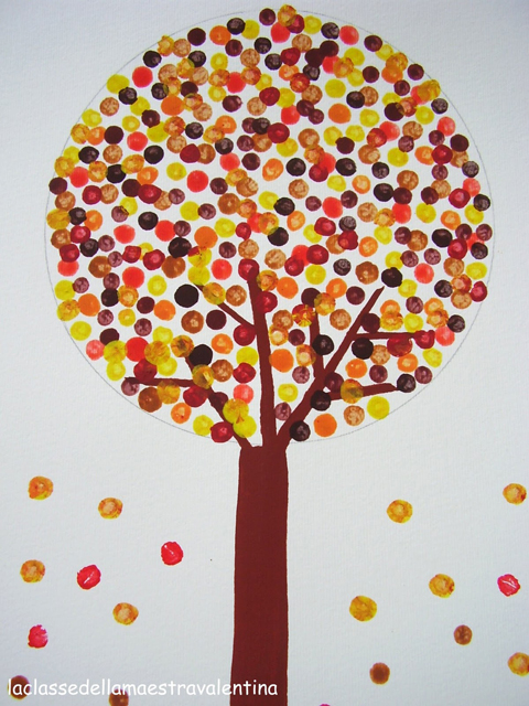 Pintar arbol de otoño con bastoncillos