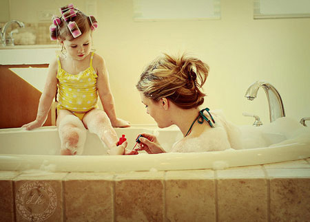 Complicidad femenina