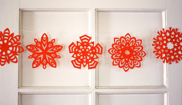 Cómo hacer copos de nieve de papel