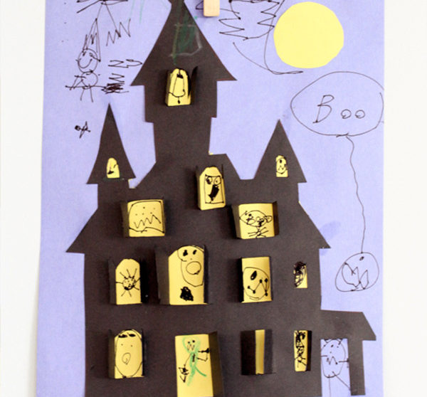 Manualidad infantil para Halloween: casa encantada | Pequeocio.com