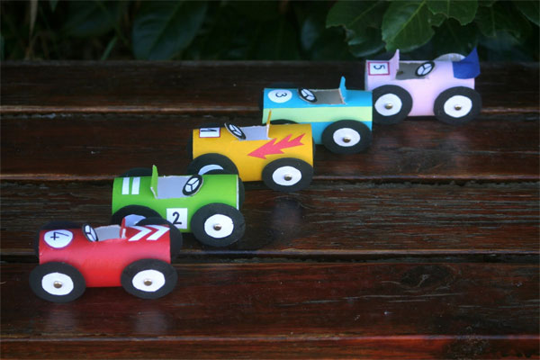 Cómo hacer unos coches de juguete caseros