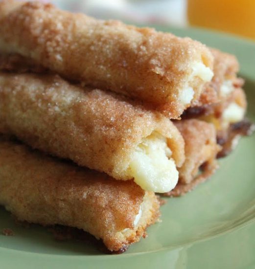 rollitos de pan de molde fritos