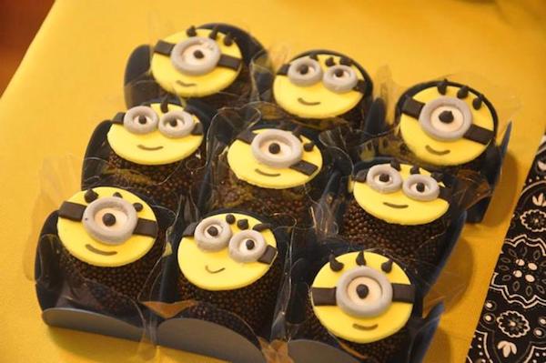 Ideas Para Personalizar La Mesa Con Los Minions