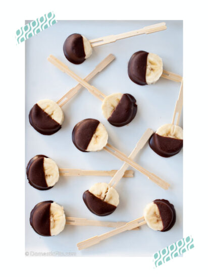 piruletas de platano y chocolate