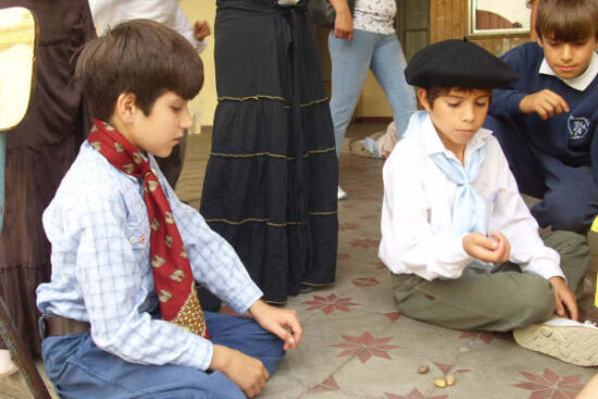 https://www.pequeocio.com/tag/juegos-tradicionales/