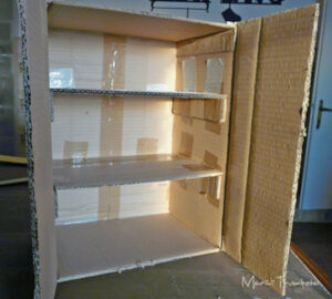 Un armario de cartón para la cocina de juguete | Pequeocio