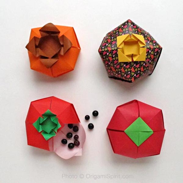 cajas origami en forma de tomate