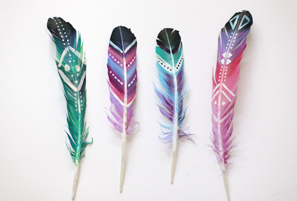 Plumas de colores para collage y manualidades