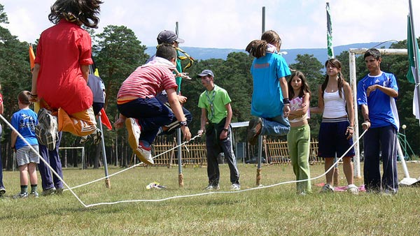 Juegos Tradicionales: Saltar A La Comba