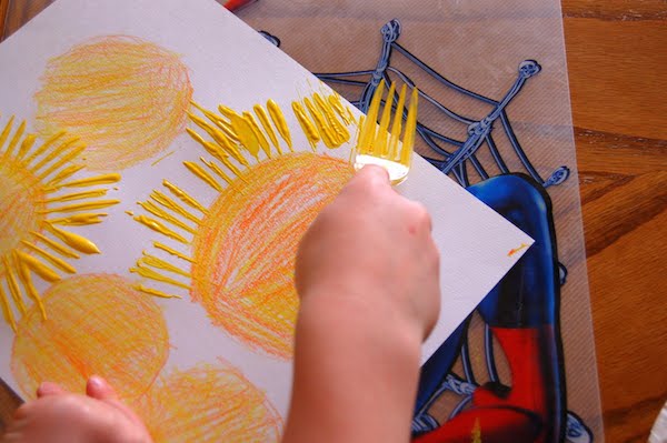 Técnicas de pintura para niños sin que tengan que usar el pincel