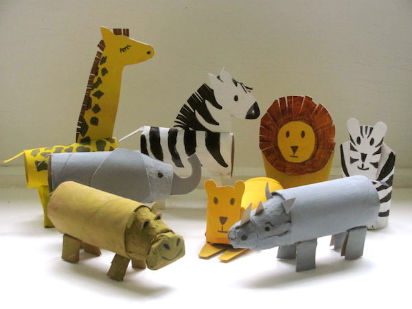 Animales con rollos de papel