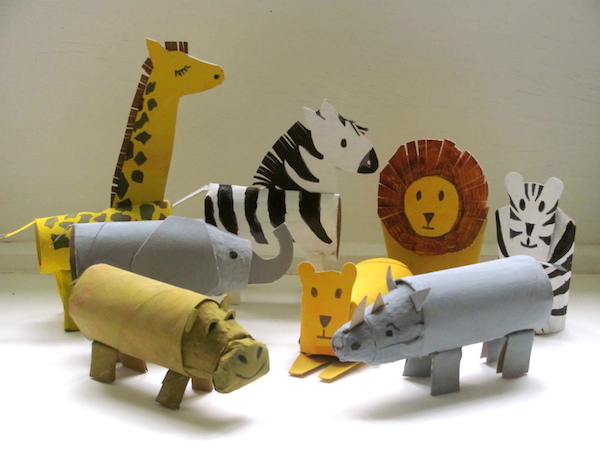 Animales con rollos de papel
