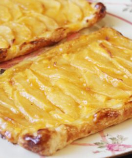 Tarta de manzana con hojaldre y crema pastelera