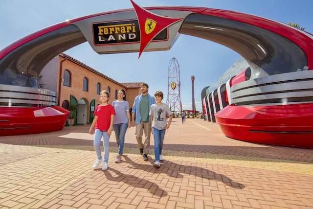 Visitar Ferrari Land