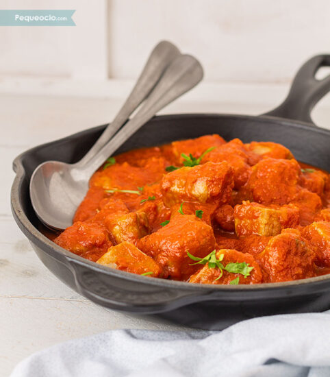 bonito con tomate casero