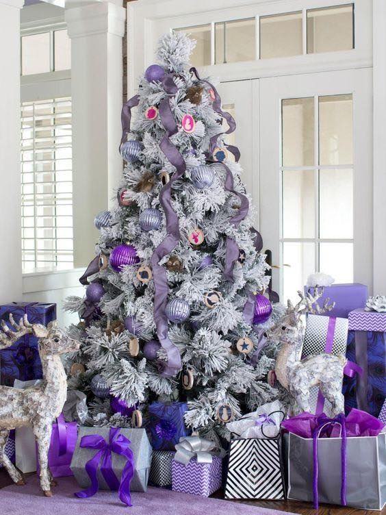 Árbol De Navidad En Morado