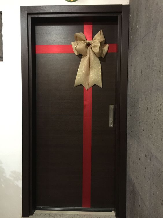 Cómo decorar tu puerta en Navidad (+ de 50 fotos de puertas decoradas