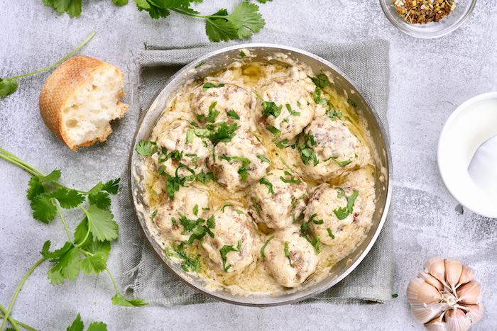 Albóndigas En Salsa Blanca