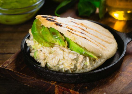 arepa reina pepiada venezolana