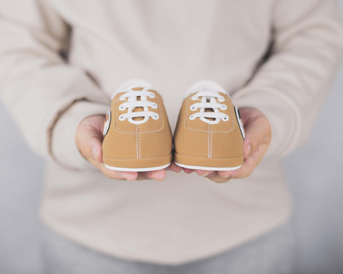 Los primeros zapatos del bebé