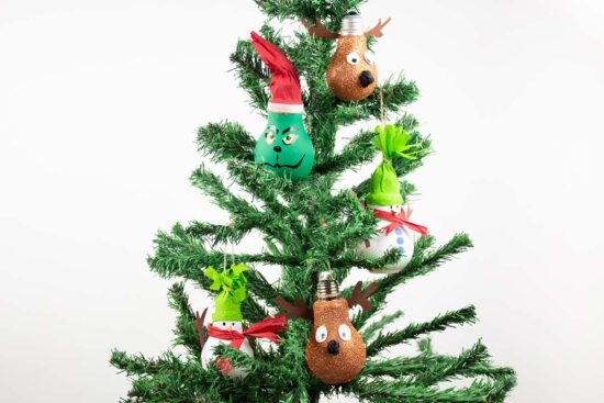 Adornos de Navidad con bombillas
