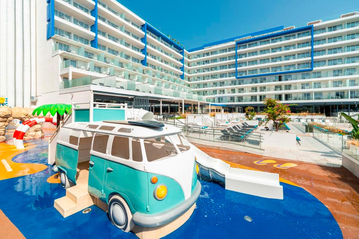 L'Azure Hotel Para Niños En La Costa Brava Lloret De Mar