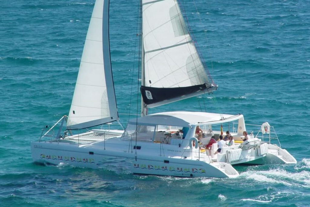 Catamaran Costa Dorada Copia