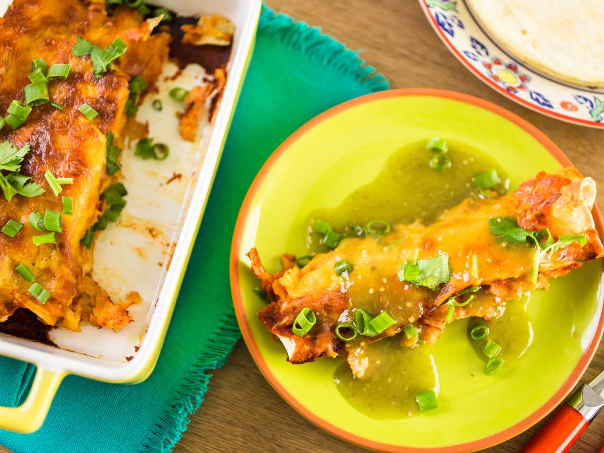 Enchiladas De Pollo (Receta De Enchiladas Mexicanas) - Pequeocio Enchiladas De Pollo Fáciles