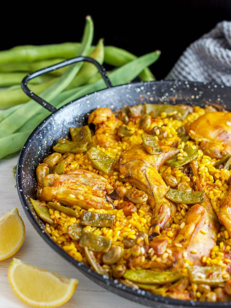 Paella Valenciana Tradicional - Pequeocio Paella Valenciana