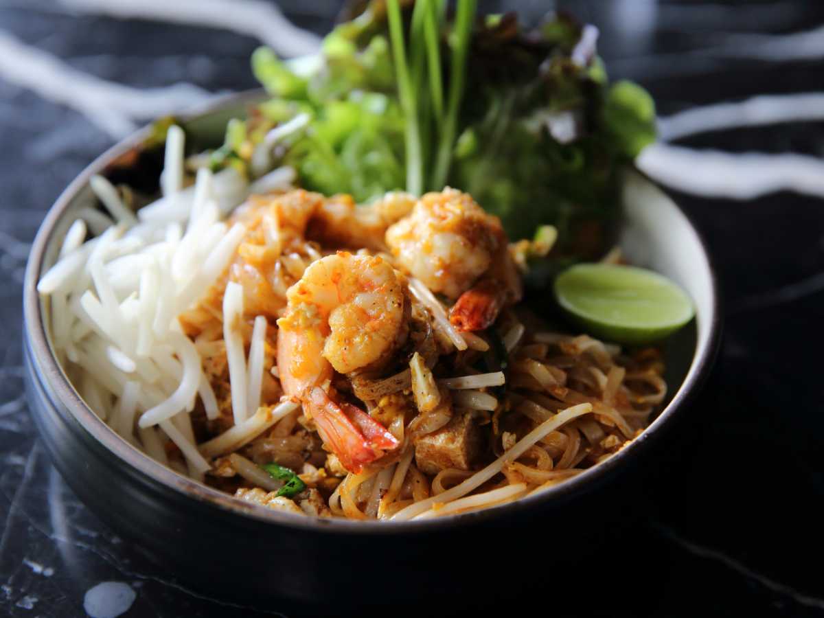 Receta de Pad Thai con langostinos