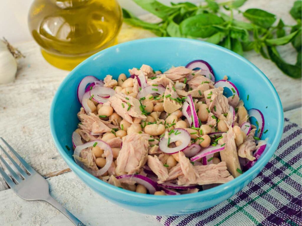 Ensalada De Alubias (5 Recetas Fáciles Y Ligeras) - Pequeocio Ensalada De Alubias Con Atún Y Cebolla