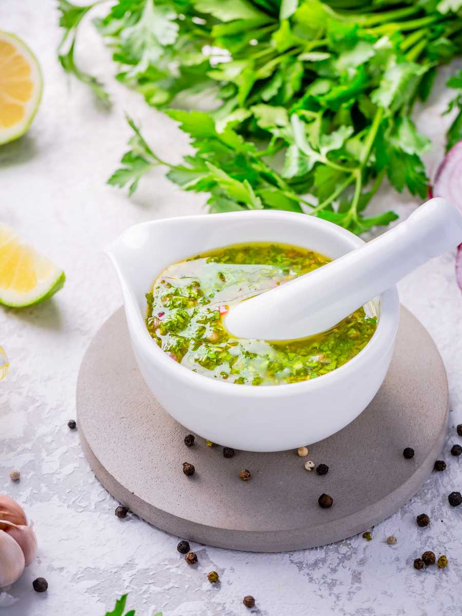 Chimichurri Casero (Salsa Argentina Para Carnes) - Pequeocio Chimichurri Argentino Receta