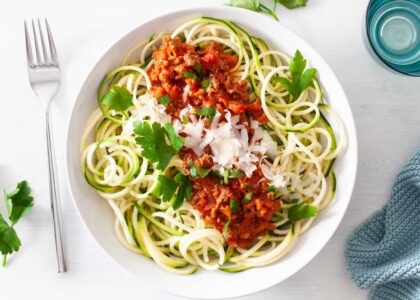 Espeguetis De Calabacín Con Salsa Boloñesa