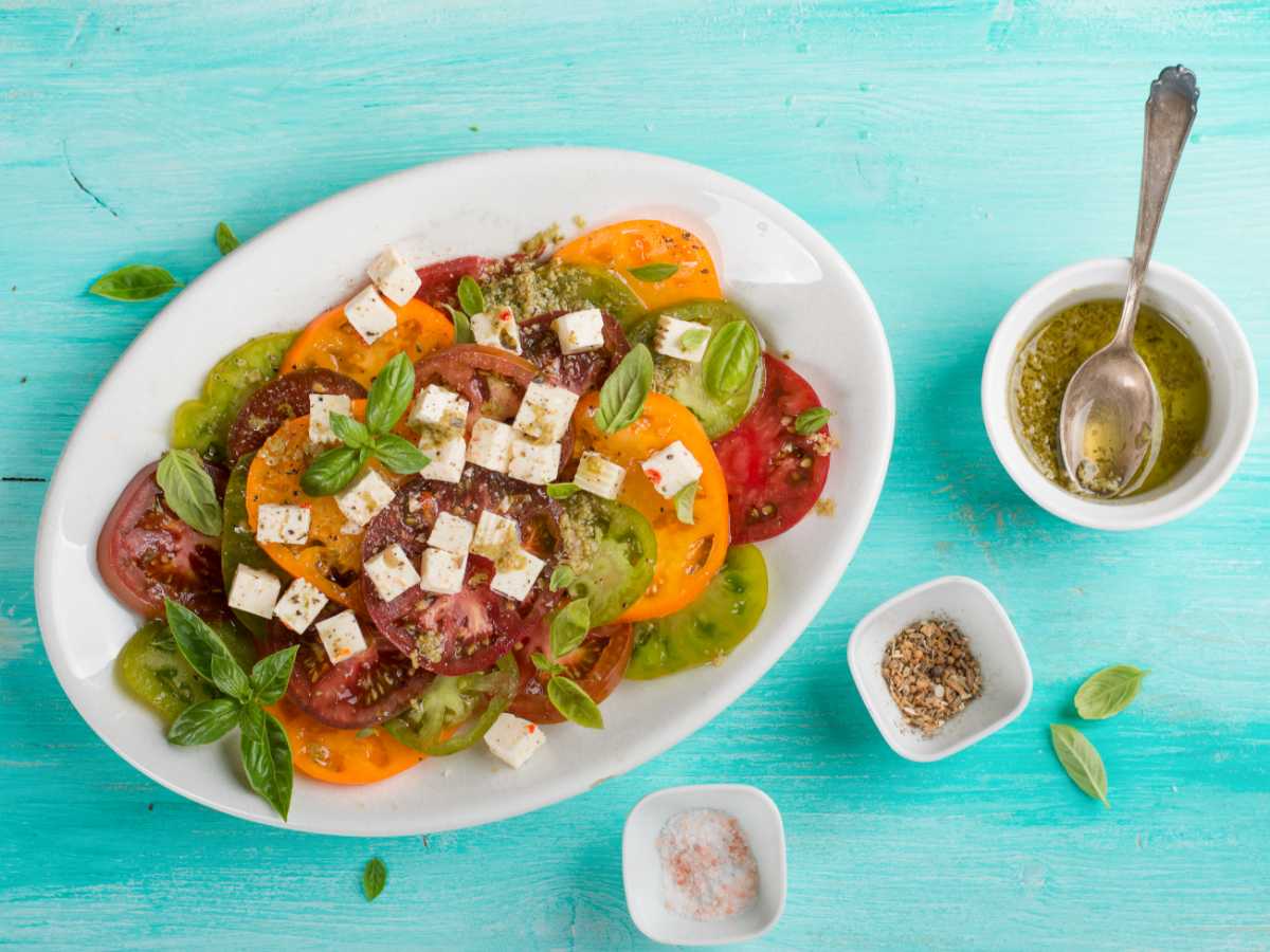 Ensalada De Tomate (15 Ensaladas Con Tomate Frescas Y Ricas) - Pequeocio Ensalada De Mozzarella Y Tomate