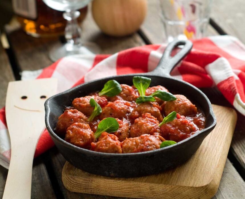 Receta de albóndigas con tomate