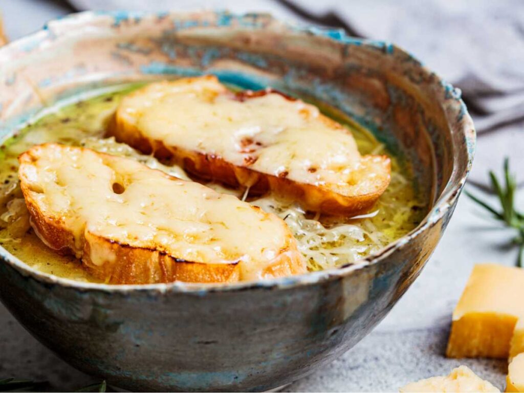 Receta de sopa de cebolla francesa