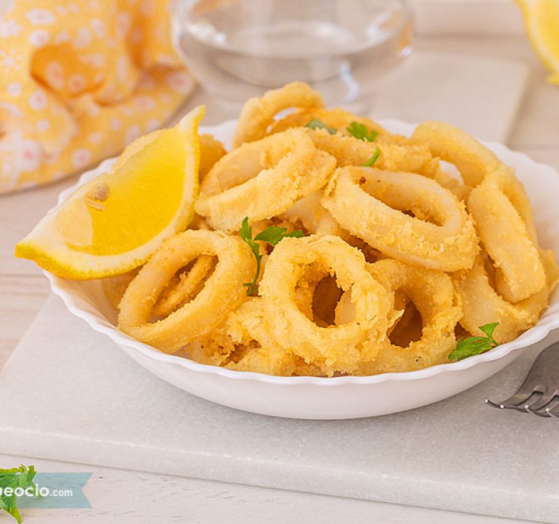 Calamares a la andaluza (fáciles y crujientes) | Pequeocio