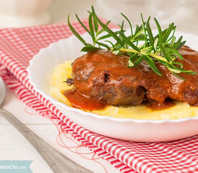 cómo hacer carrilleras de cerdo al vino tinto