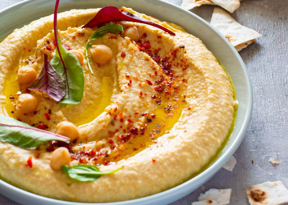 Cómo hacer hummus de garbanzos (receta FÁCIL)