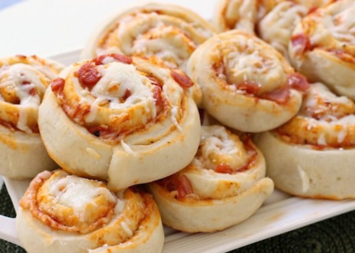Rollitos de pizza casera